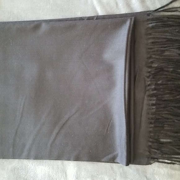 Soft Cashmere LD Pashmina Scarf Black - Picture 4 of 4